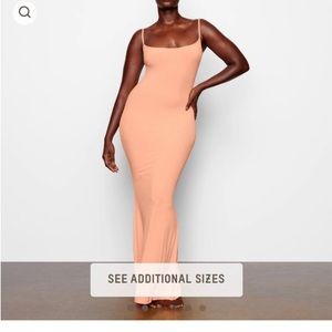 SKIMS soft lounge slip dress 🍑 peach.